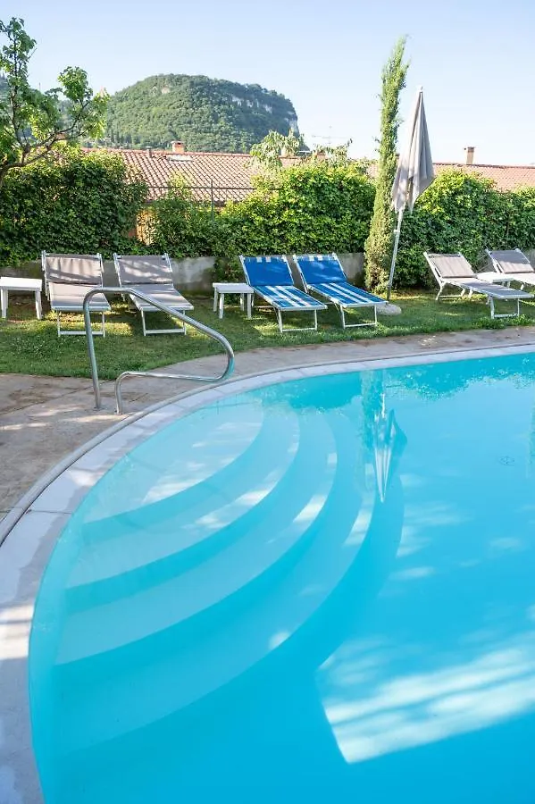 Hotel Alessandra Garda  2*, Garda (Verona)
