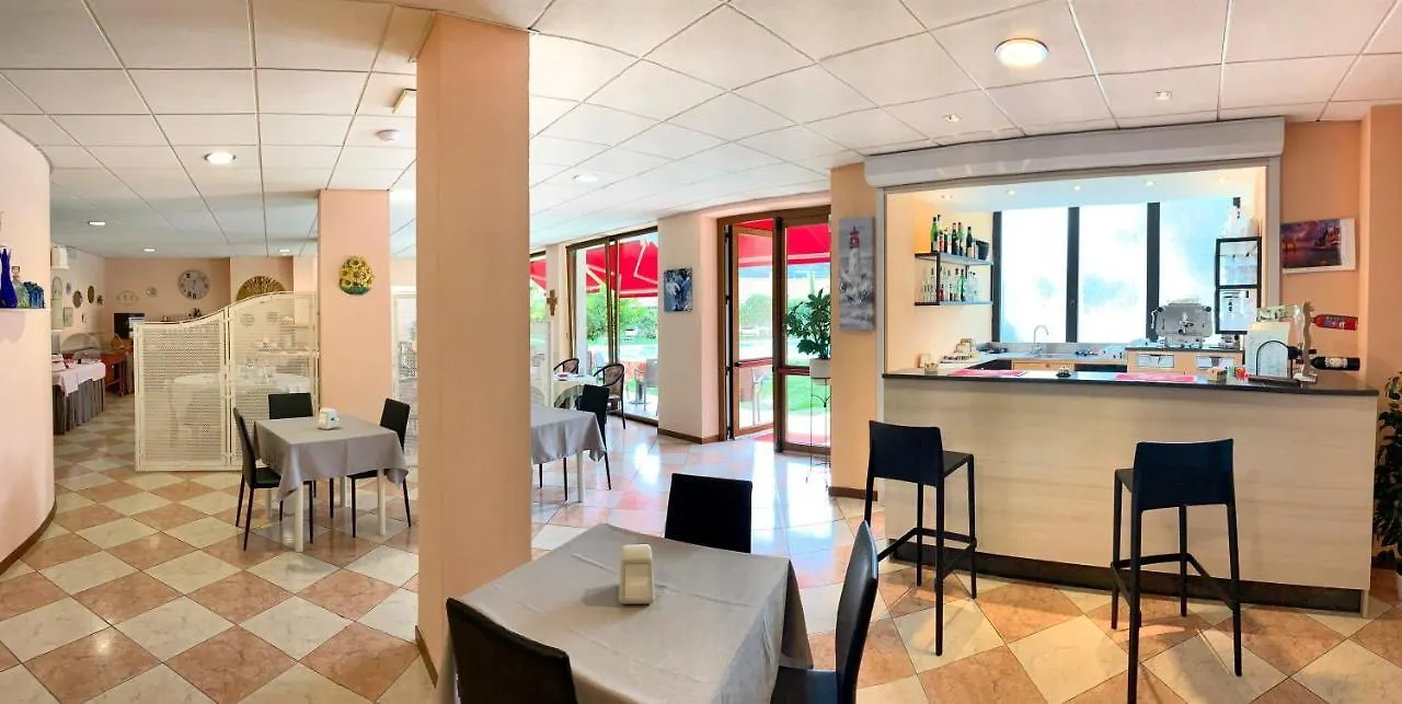 Hotel Alessandra Garda  2*, Garda (Verona) Italy